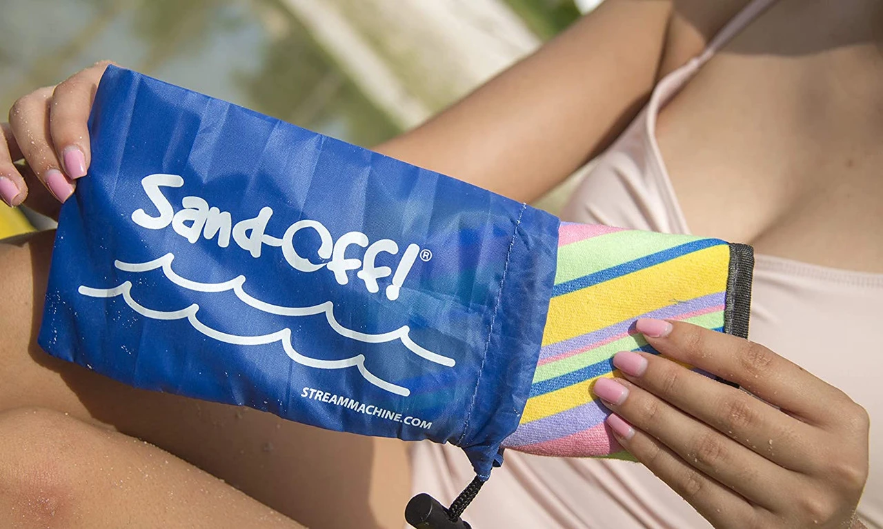 Water Sports Sand Off Sand Cleaner Mitt With Carry Bag - Image 6